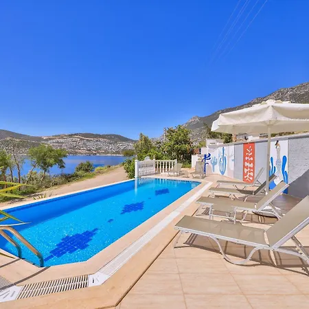 Kuluhana & Aparthotel 3*
