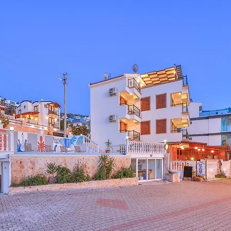 Kuluhana & Aparthotel 3*