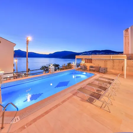 Kuluhana & Aparthotel 3*