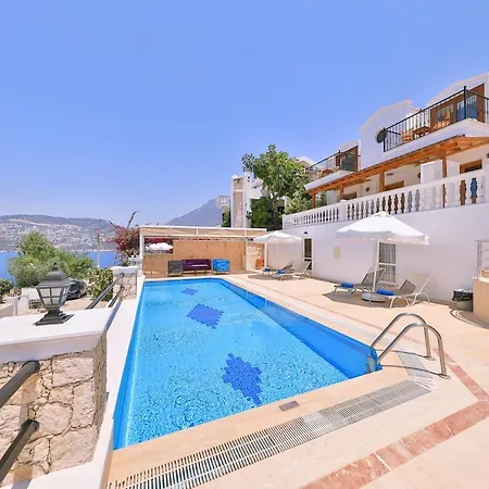 Aparthotel Kuluhana & Kalkan 3*