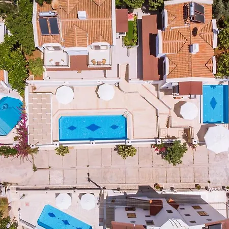Aparthotel Kuluhana & Kalkan 3*