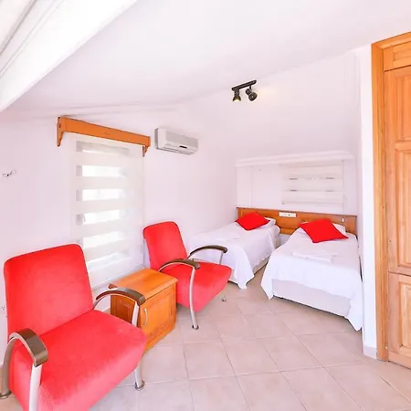 Aparthotel Kuluhana & Kalkan 3*