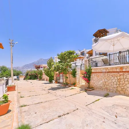 Aparthotel Kuluhana & Kalkan 3*