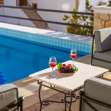 Kuluhana & 3* Kalkan