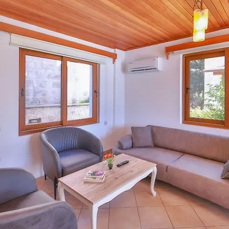 Aparthotel Kuluhana & 3*