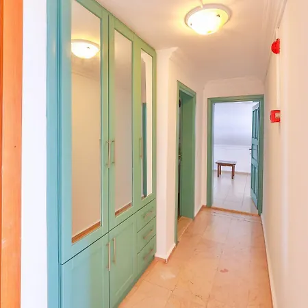 Kuluhana & Aparthotel 3*