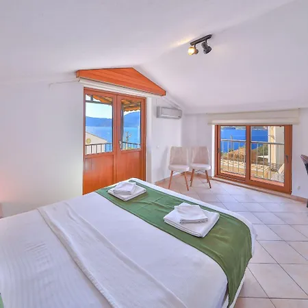 Kuluhana & Aparthotel 3*