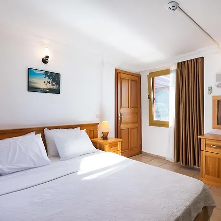 Aparthotel Kuluhana & Kalkan 3*