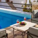 Kuluhana & 3* Kalkan